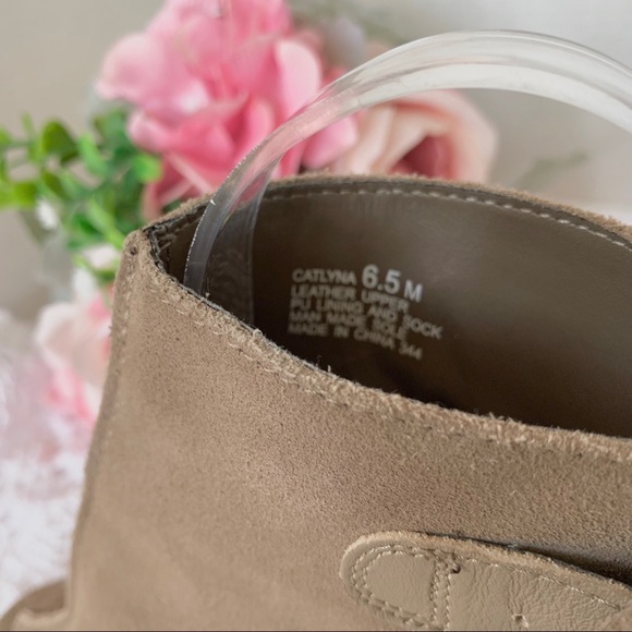 STEVE MADDEN CATLYNA SUEDE PEEP TOE OPEN BACK BLOCK HEEL SANDAL BOOTIE - Picture 6 of 16